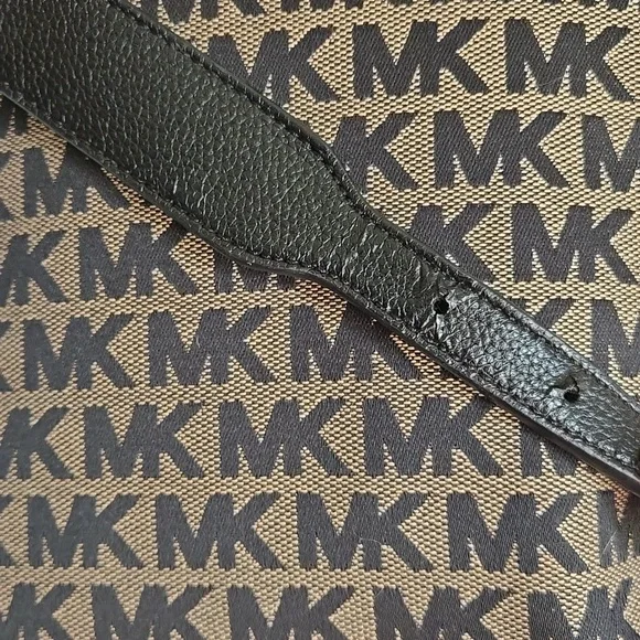 Michael Kors Jacquard Backpack Black/Tan - Picture 7 of 17